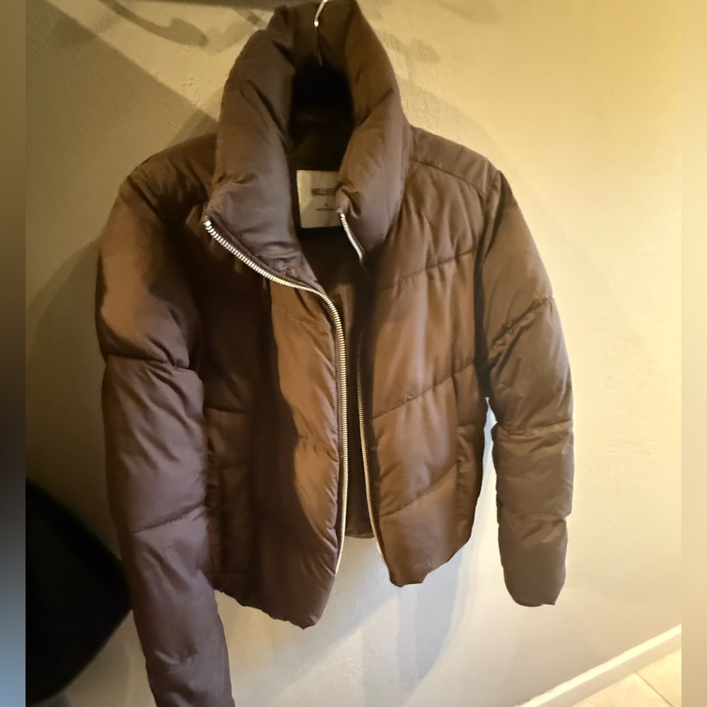 Brown Puffer Jacket cropped hollister
